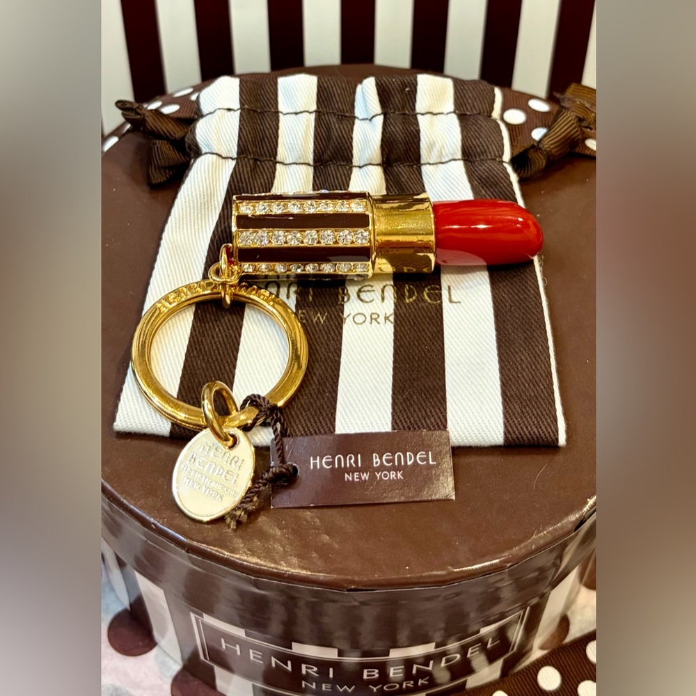 NWT HENRI BENDEL Red Lipstick Keychain, Gold Hardware & Crystals
Comes w/dusty - Picture 2 of 9